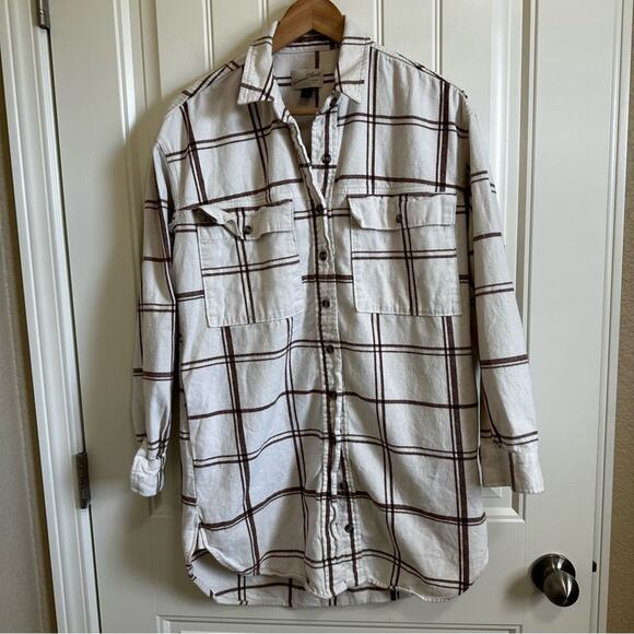 Universal thread women’s flannel shirt small cream brown‎ - Picture 2 of 8